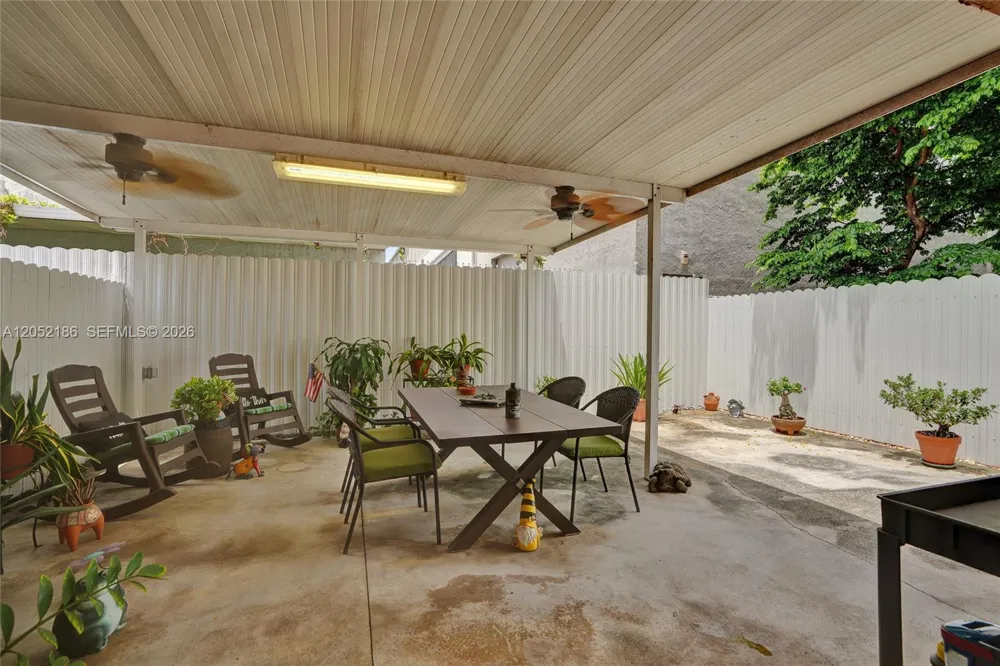 2359 W 74th St #1-104 Hialeah, FL 33016