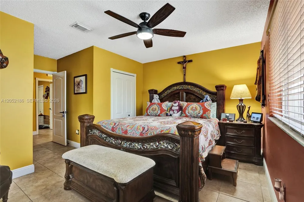 2359 W 74th St #1-104 Hialeah, FL 33016