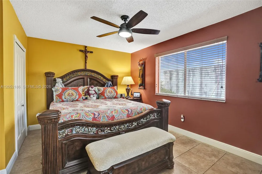2359 W 74th St #1-104 Hialeah, FL 33016