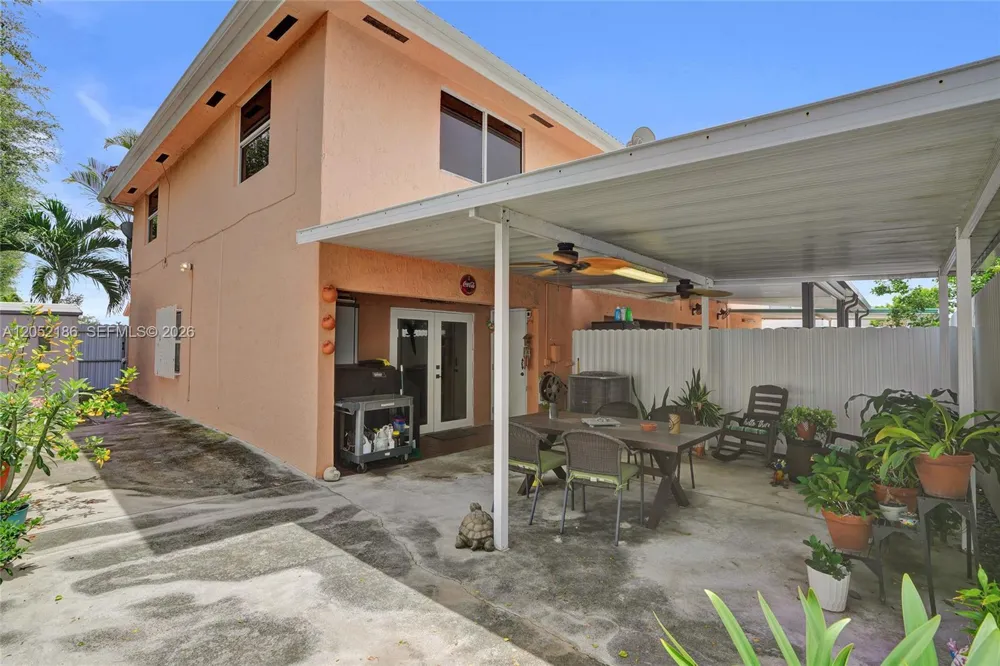 2359 W 74th St #1-104 Hialeah, FL 33016
