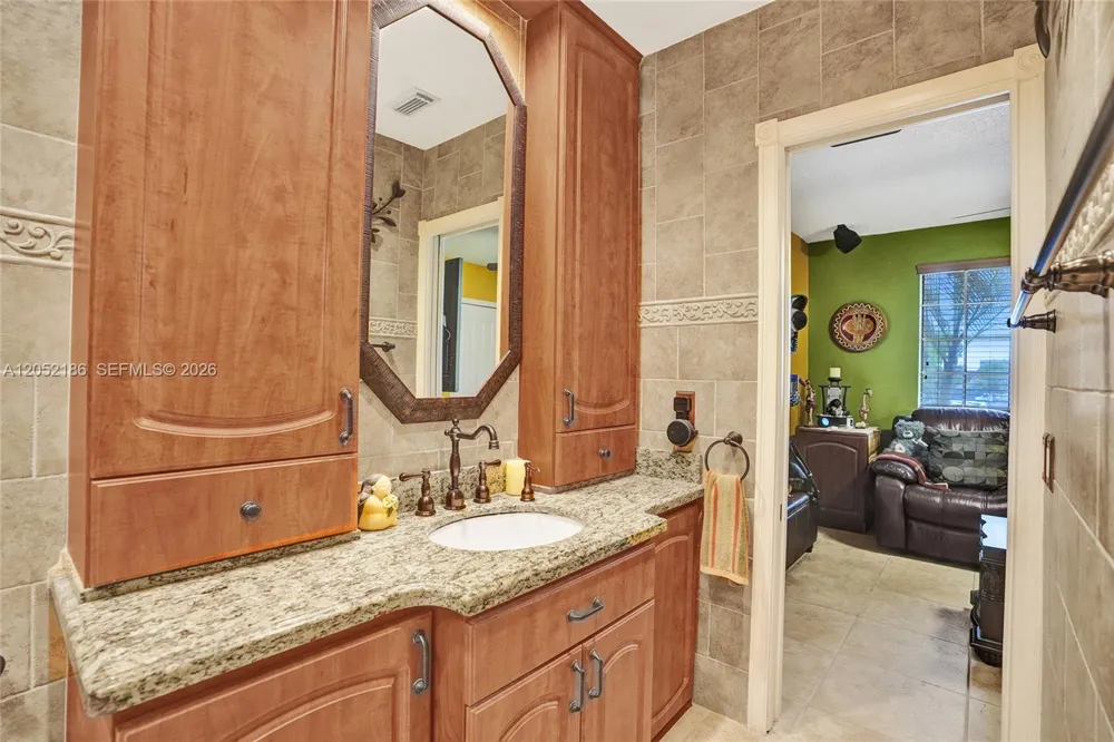 2359 W 74th St #1-104 Hialeah, FL 33016