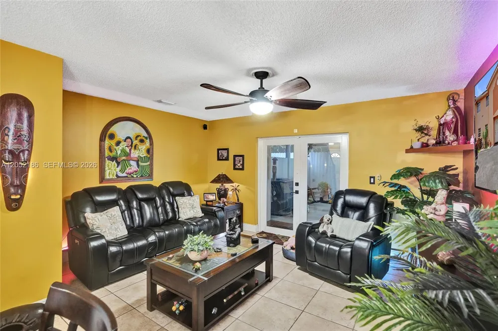 2359 W 74th St #1-104 Hialeah, FL 33016