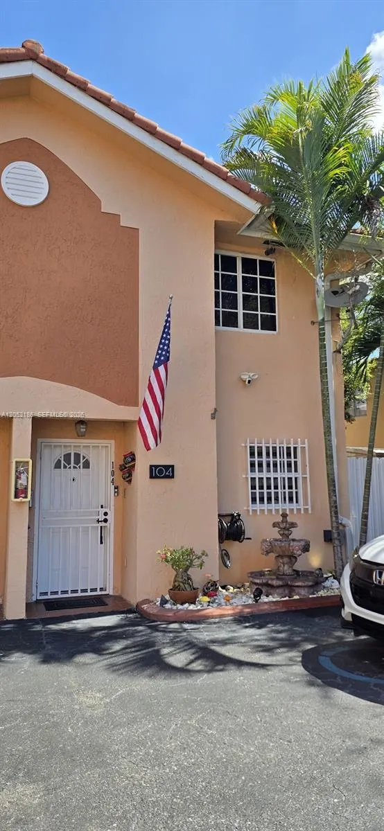 2359 W 74th St #1-104 Hialeah, FL 33016