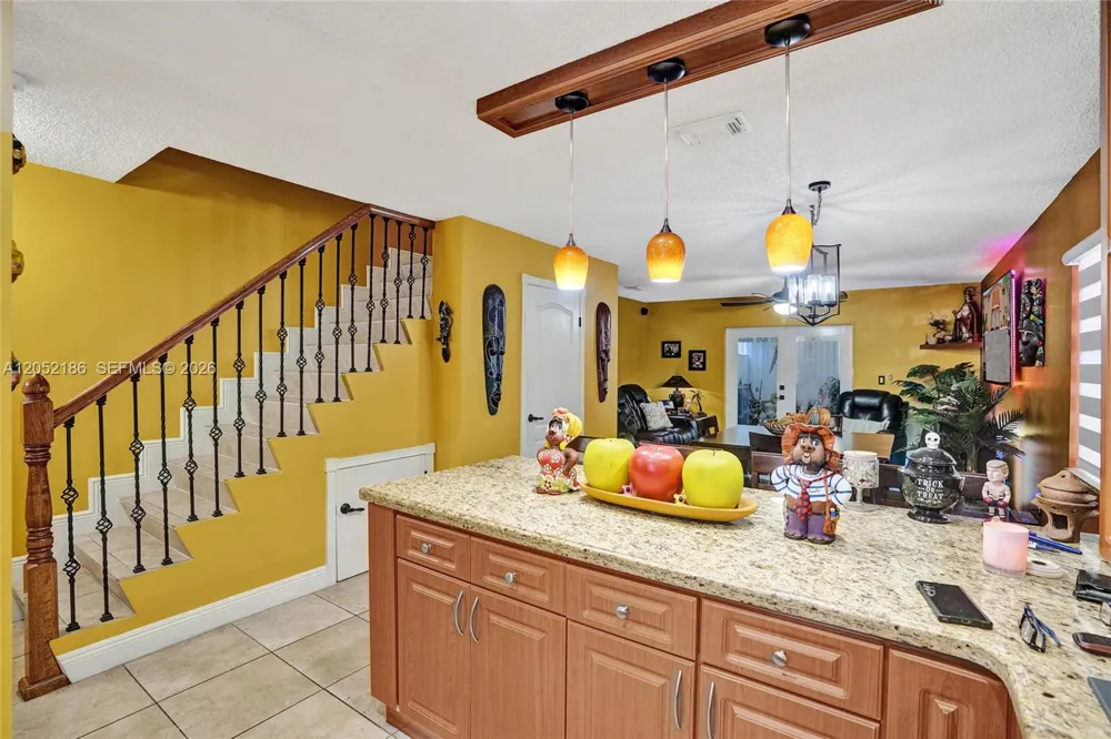 2359 W 74th St #1-104 Hialeah, FL 33016