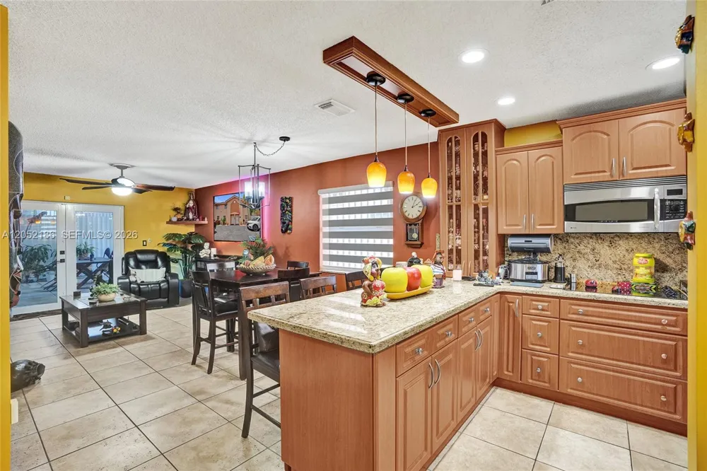 2359 W 74th St #1-104 Hialeah, FL 33016