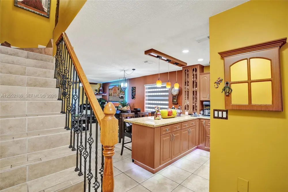 2359 W 74th St #1-104 Hialeah, FL 33016