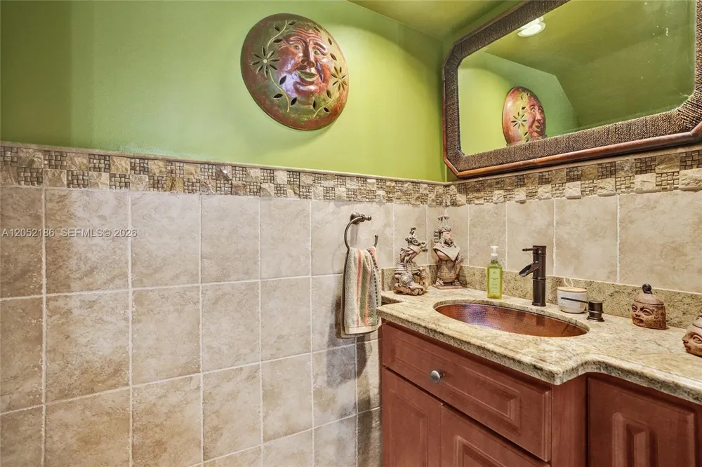 2359 W 74th St #1-104 Hialeah, FL 33016