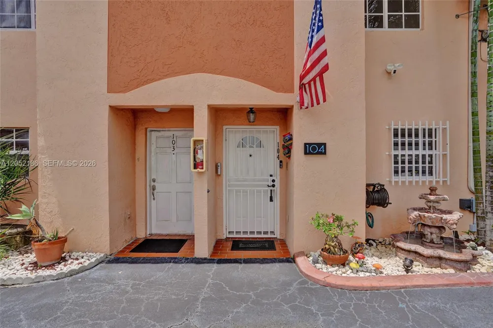 2359 W 74th St #1-104 Hialeah, FL 33016