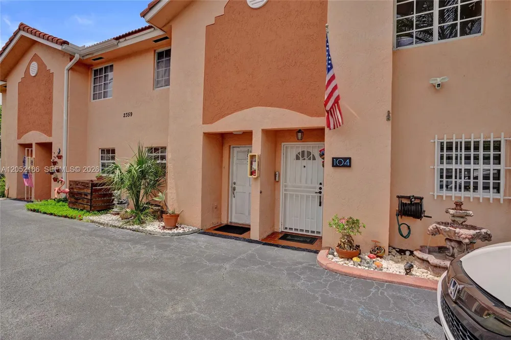 2359 W 74th St #1-104 Hialeah, FL 33016