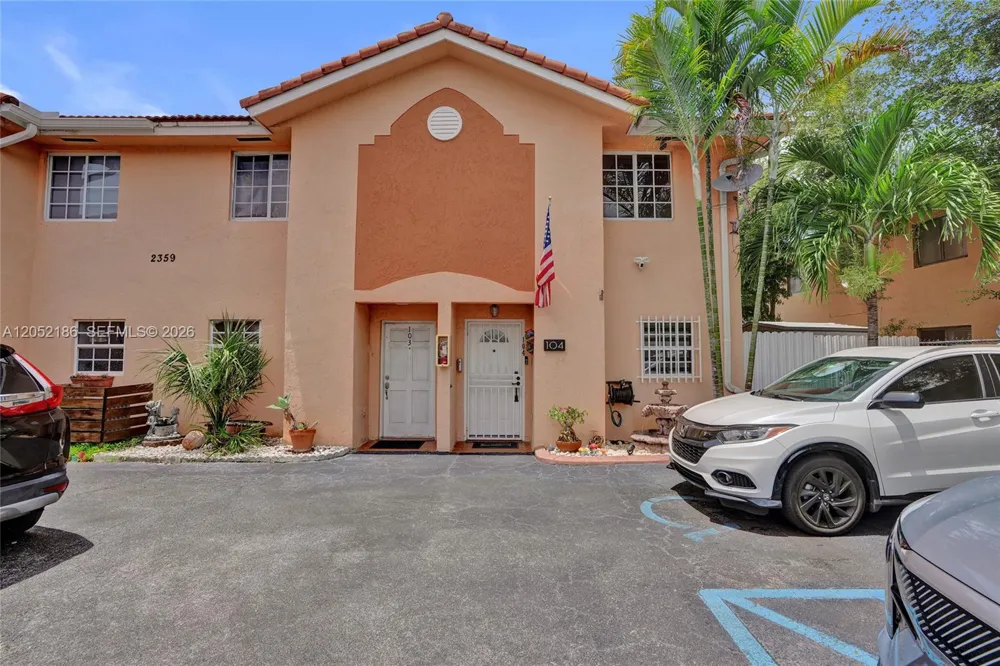 2359 W 74th St #1-104 Hialeah, FL 33016