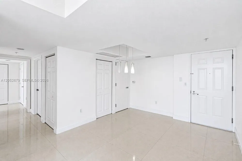 3232 SW 22nd St #1701 Miami, FL 33145