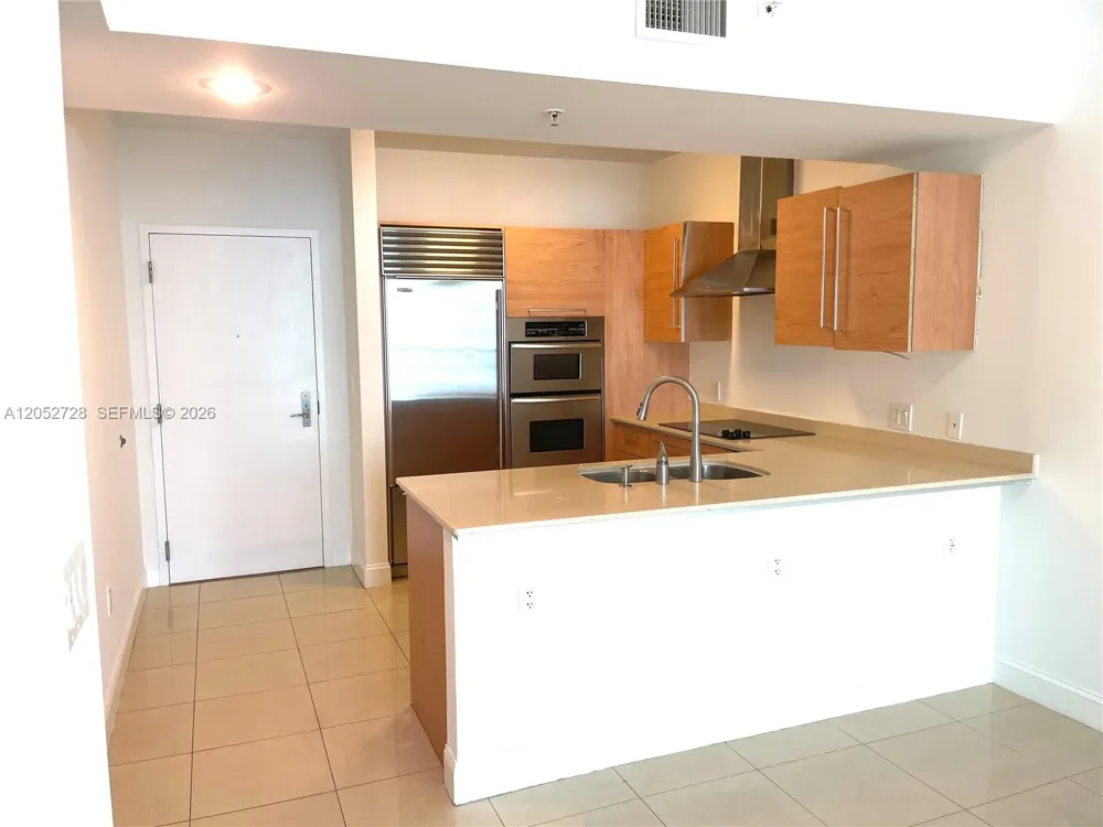 218 SE 14th St #1004 Miami, FL 33131