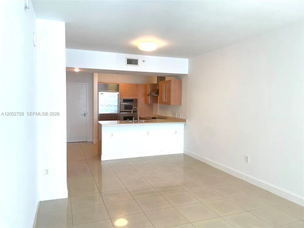 218 SE 14th St #1004 Miami, FL 33131