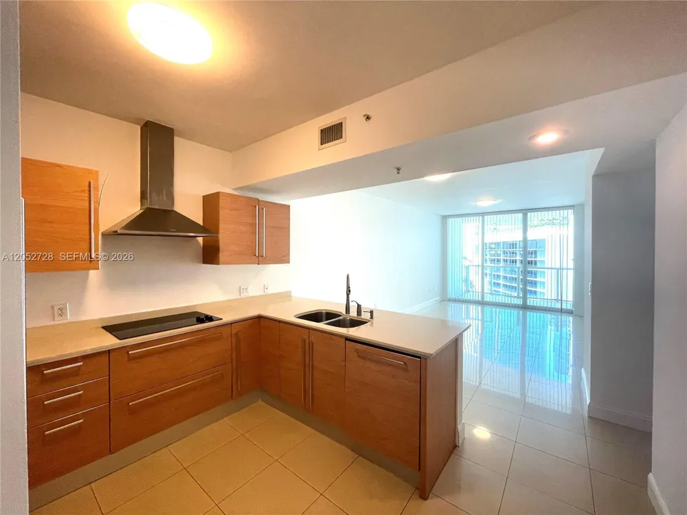 218 SE 14th St #1004 Miami, FL 33131