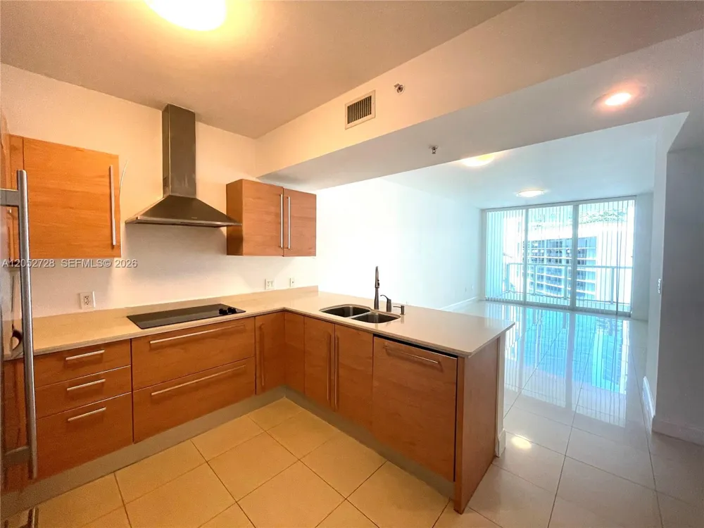 218 SE 14th St #1004 Miami, FL 33131