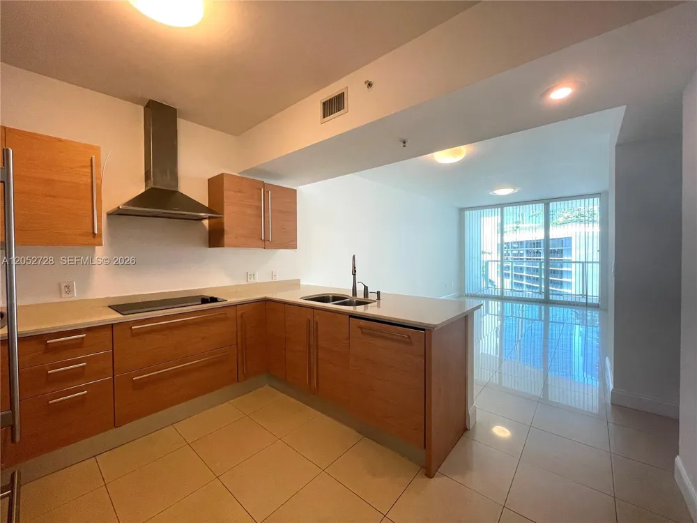 218 SE 14th St #1004 Miami, FL 33131