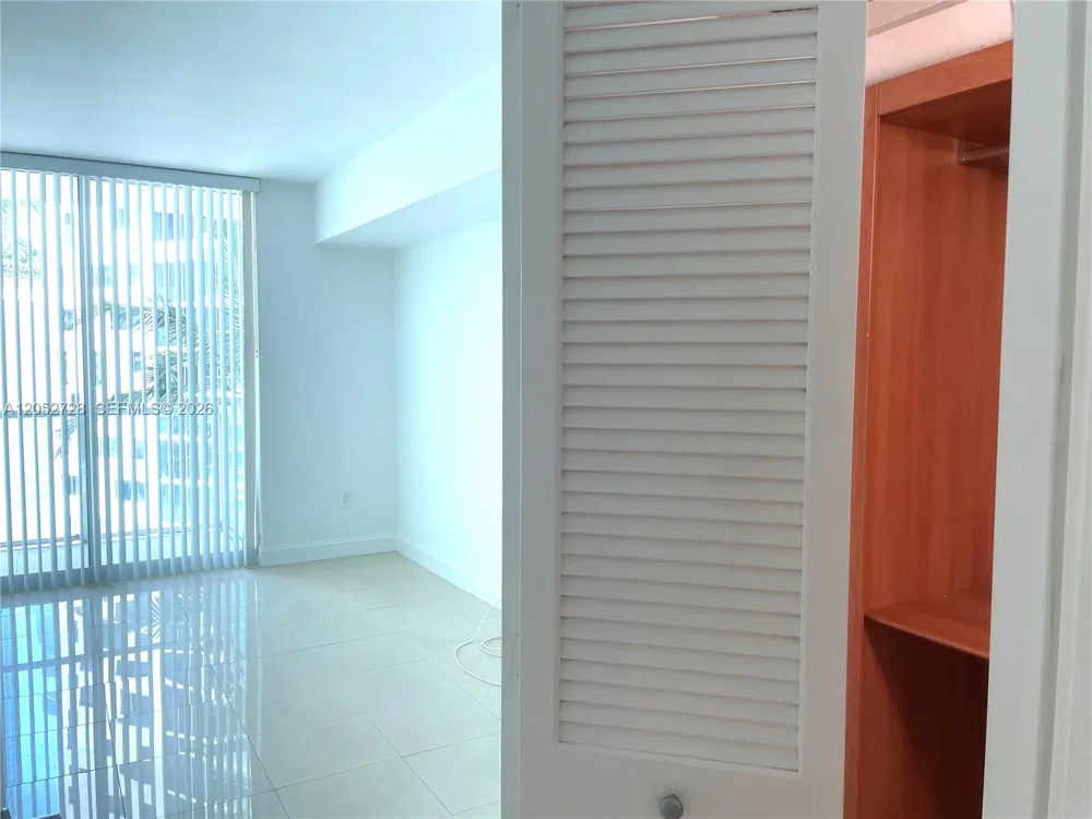 218 SE 14th St #1004 Miami, FL 33131