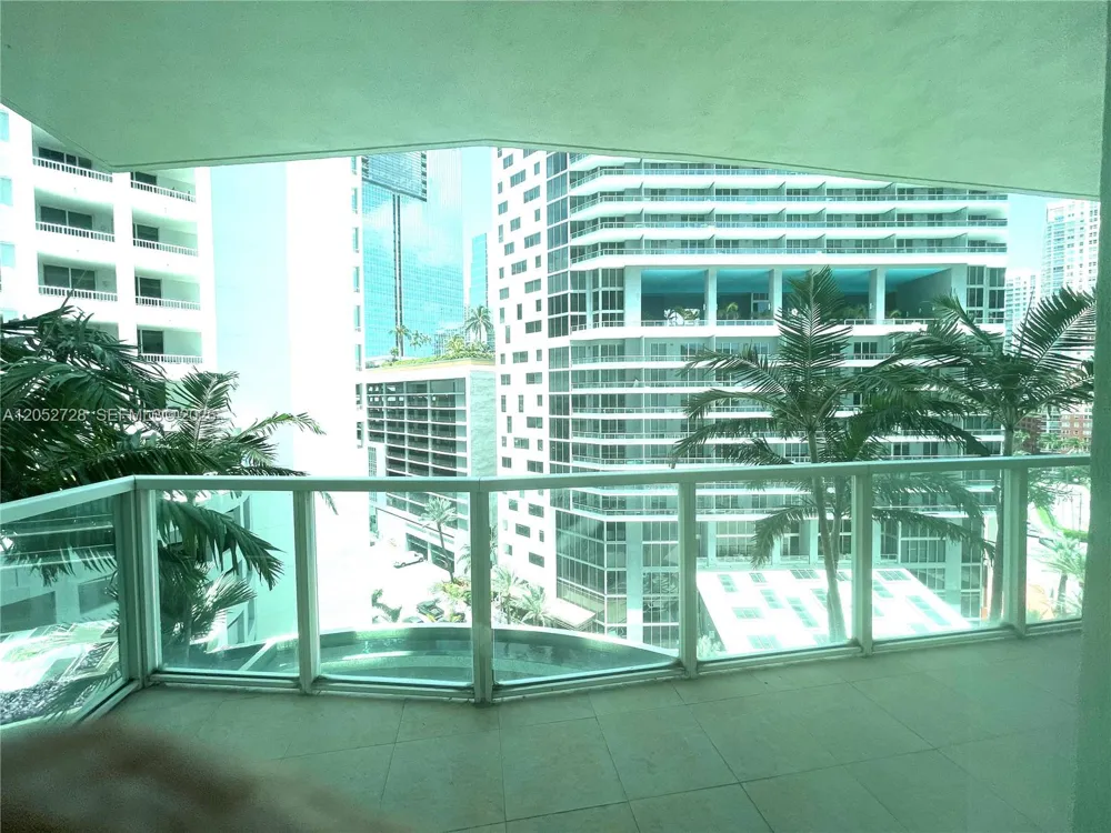 218 SE 14th St #1004 Miami, FL 33131