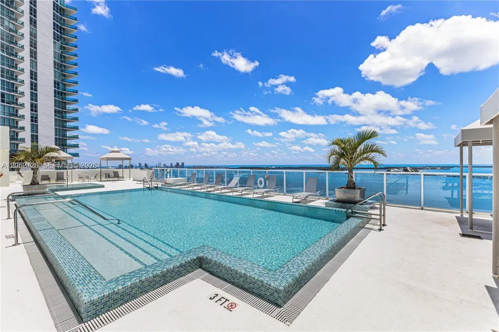 218 SE 14th St #1004 Miami, FL 33131