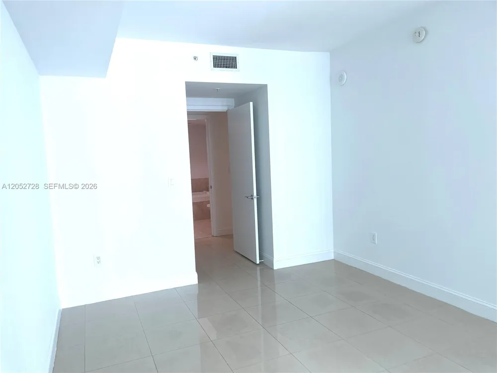 218 SE 14th St #1004 Miami, FL 33131