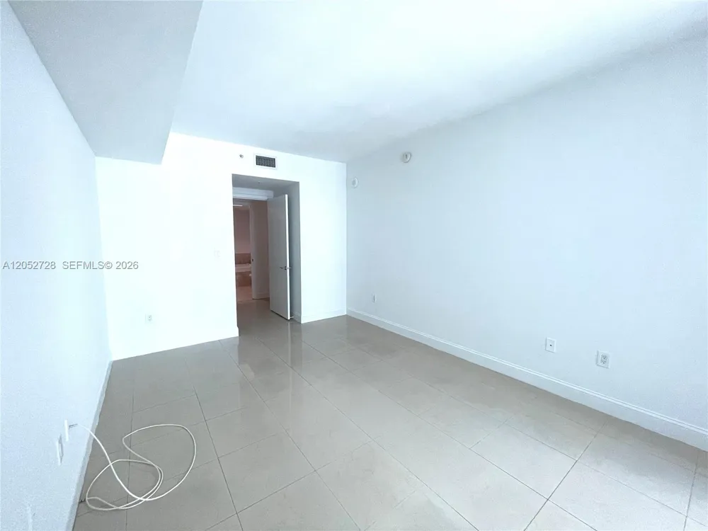 218 SE 14th St #1004 Miami, FL 33131