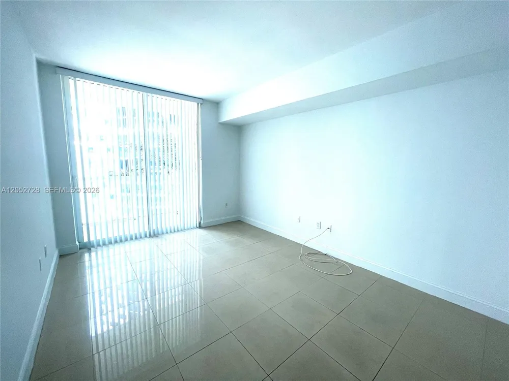 218 SE 14th St #1004 Miami, FL 33131