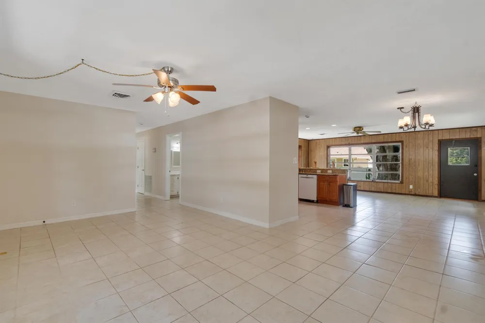 5605 38TH STREET Vero Beach, FL 32966