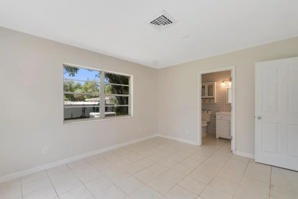5605 38TH STREET Vero Beach, FL 32966