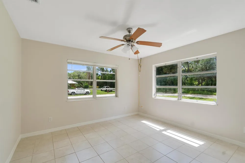 5605 38TH STREET Vero Beach, FL 32966