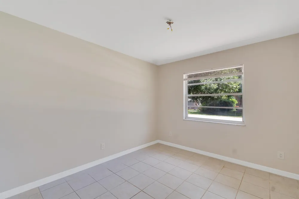 5605 38TH STREET Vero Beach, FL 32966