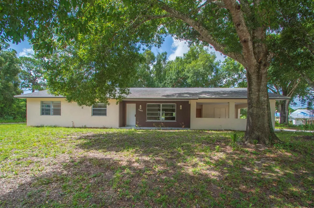 5605 38TH STREET Vero Beach, FL 32966