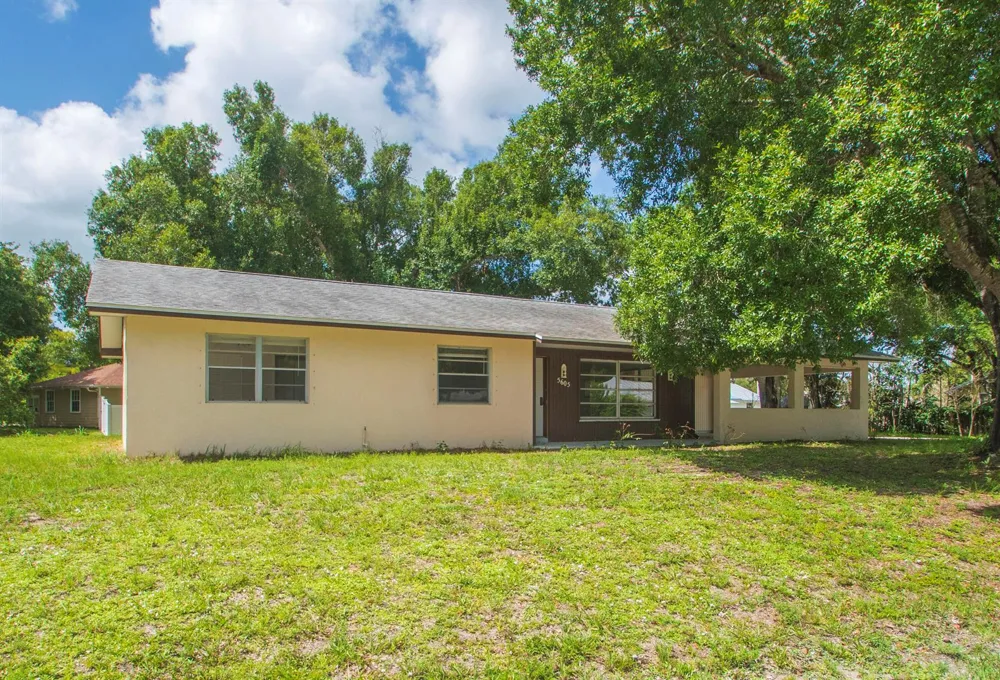 5605 38TH STREET Vero Beach, FL 32966