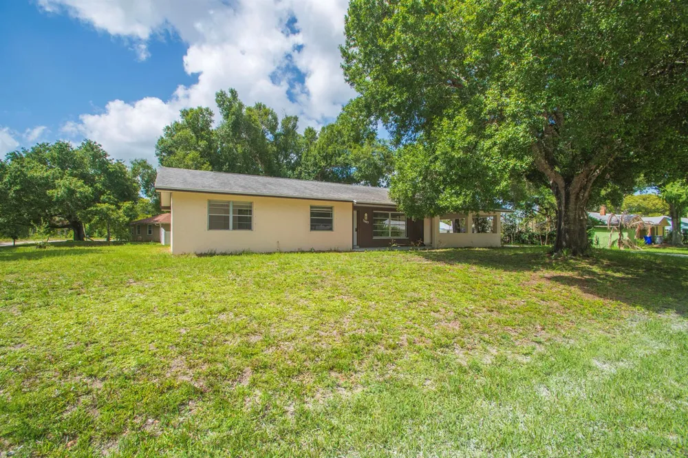 5605 38TH STREET Vero Beach, FL 32966
