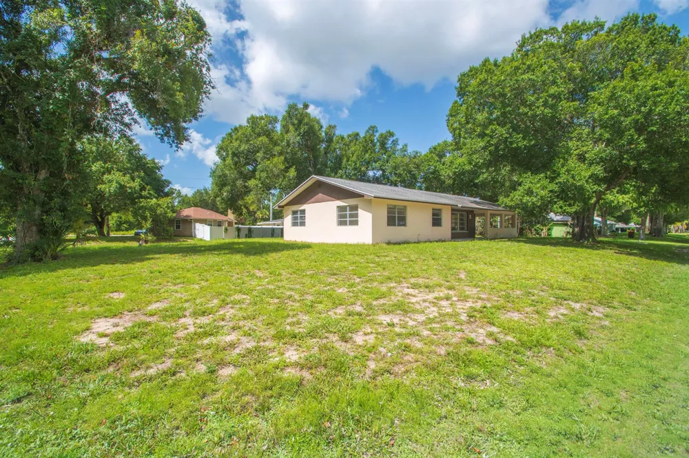 5605 38TH STREET Vero Beach, FL 32966