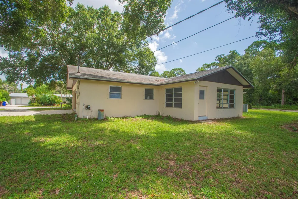 5605 38TH STREET Vero Beach, FL 32966
