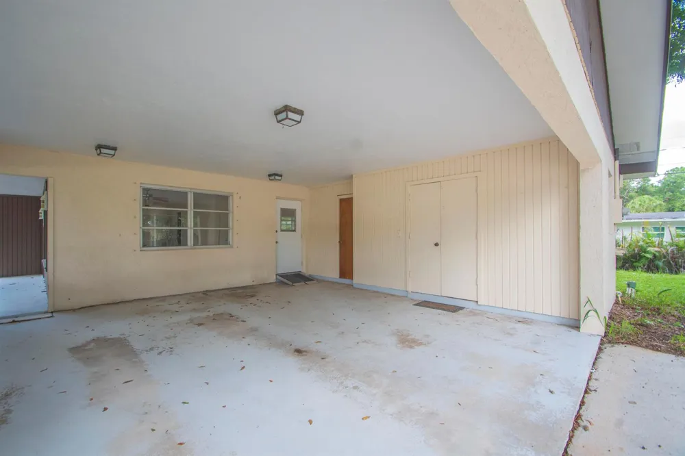 5605 38TH STREET Vero Beach, FL 32966