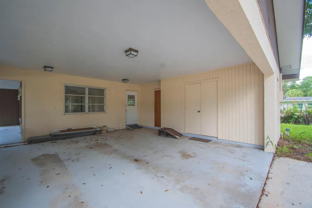 5605 38TH STREET Vero Beach, FL 32966
