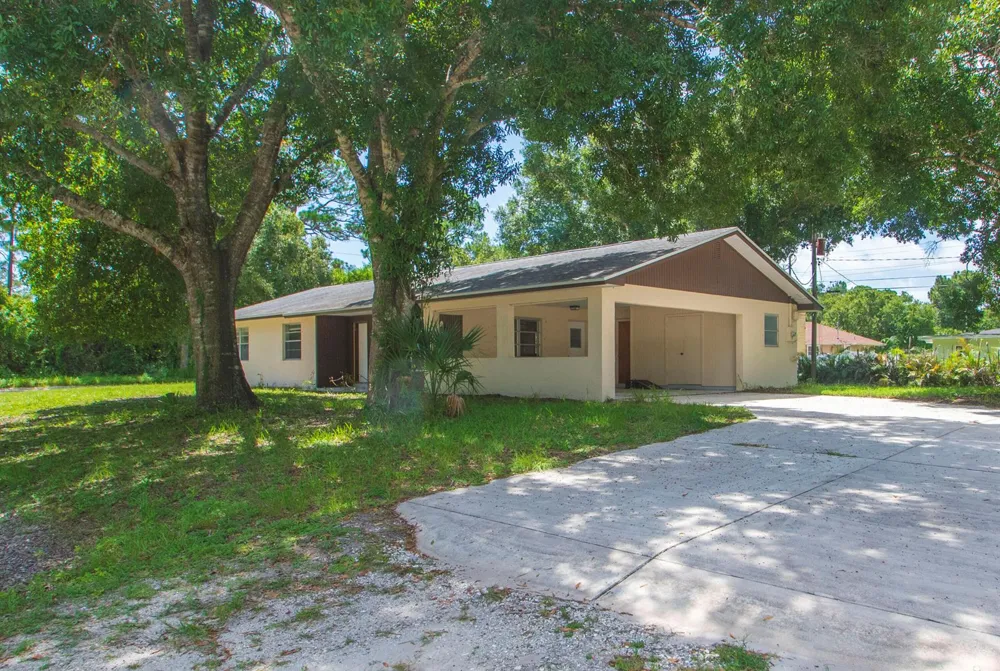 5605 38TH STREET Vero Beach, FL 32966