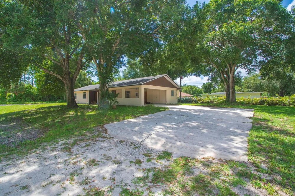5605 38TH STREET Vero Beach, FL 32966