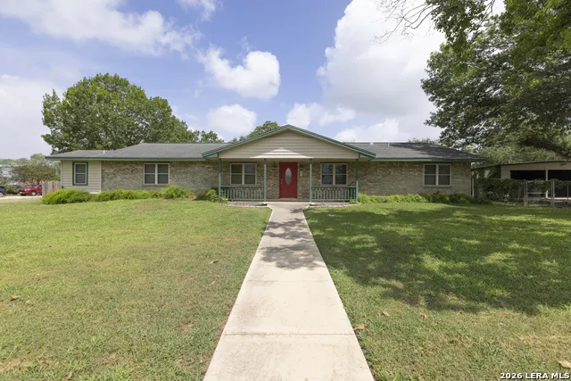601 POPLAR ST Jourdanton, TX 78026