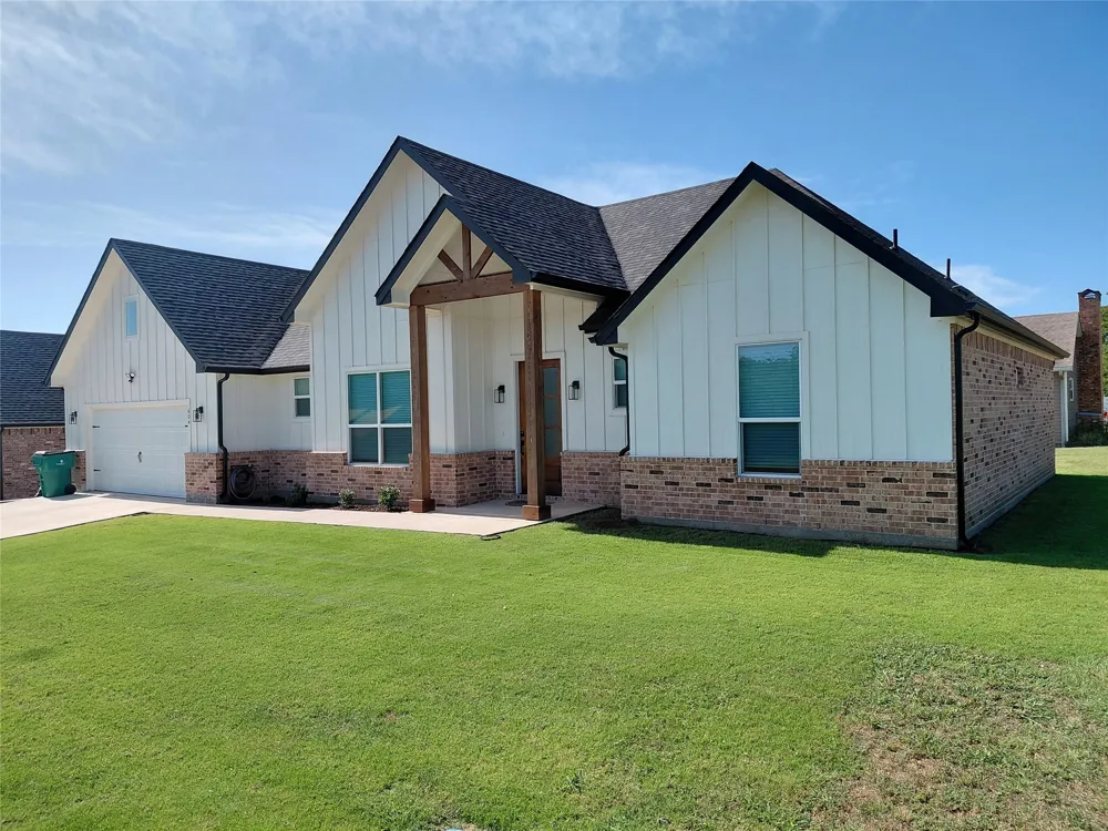 604 E 4th Street Muenster, TX 76252