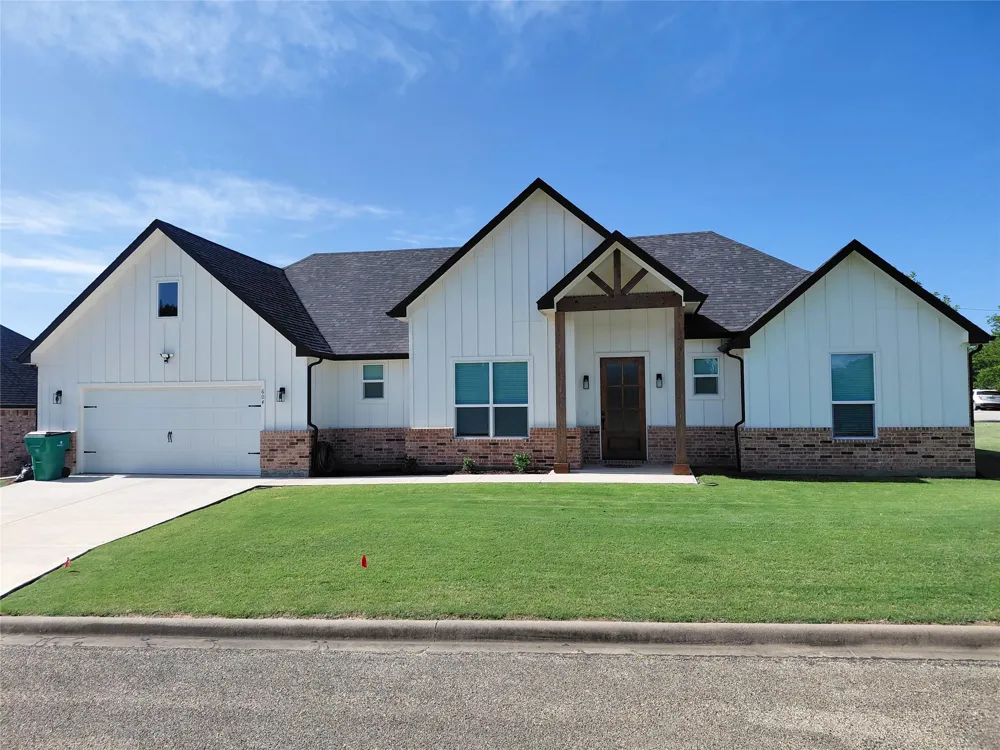 604 E 4th Street Muenster, TX 76252