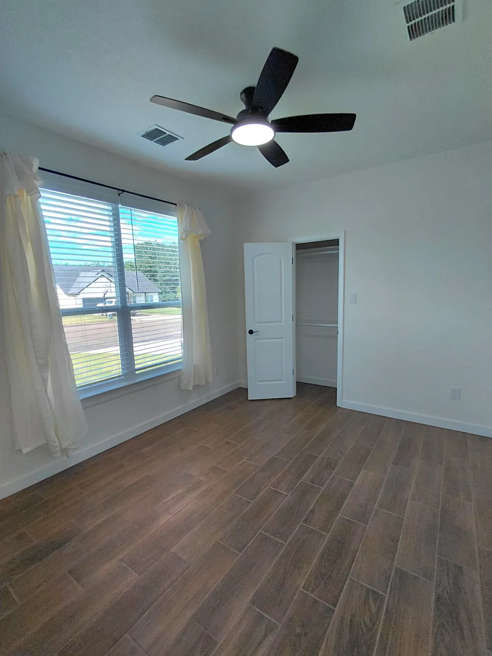 604 E 4th Street Muenster, TX 76252