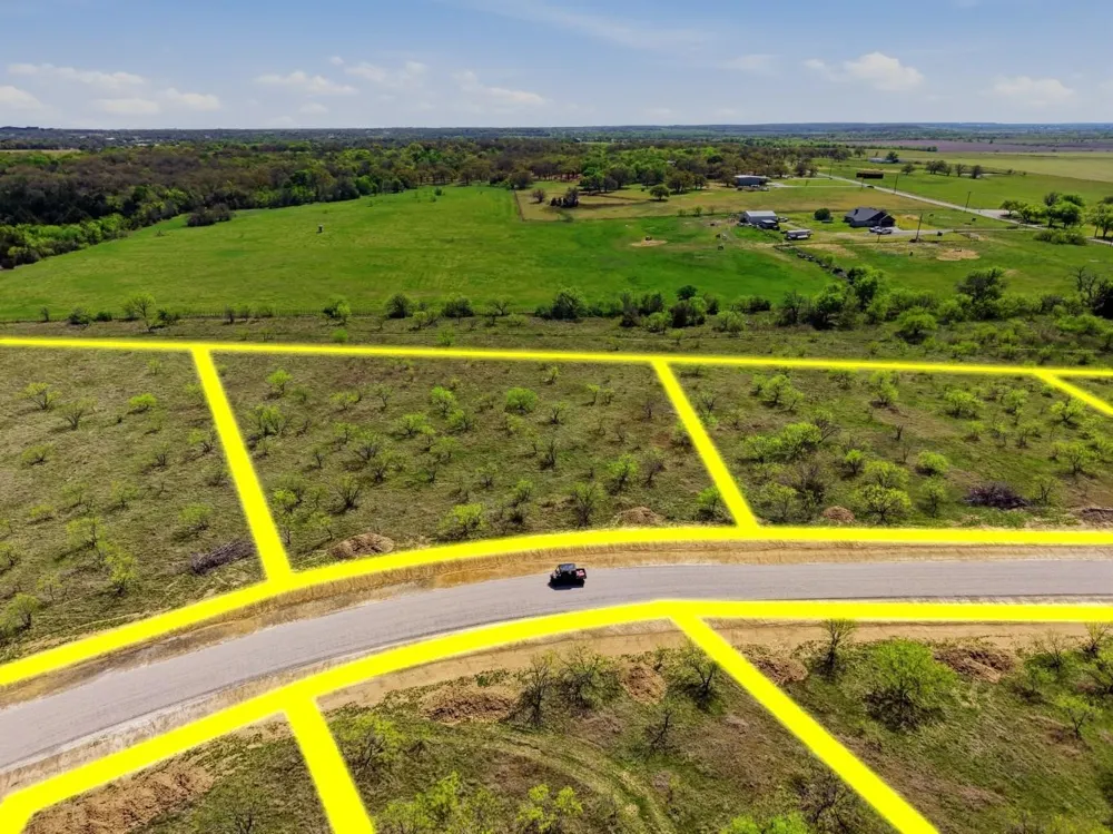 1416 Weston Ridge Grandview, TX 76050
