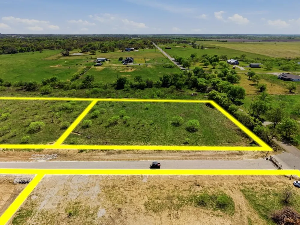 1400 Weston Ridge Grandview, TX 76050