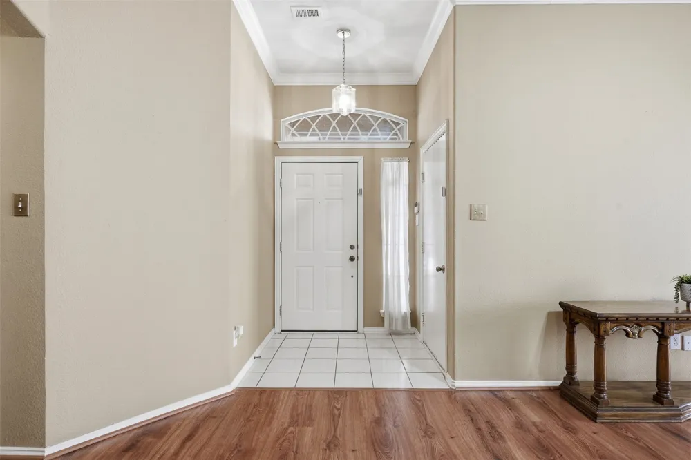 4013 Azalea Drive Haltom City, TX 76137