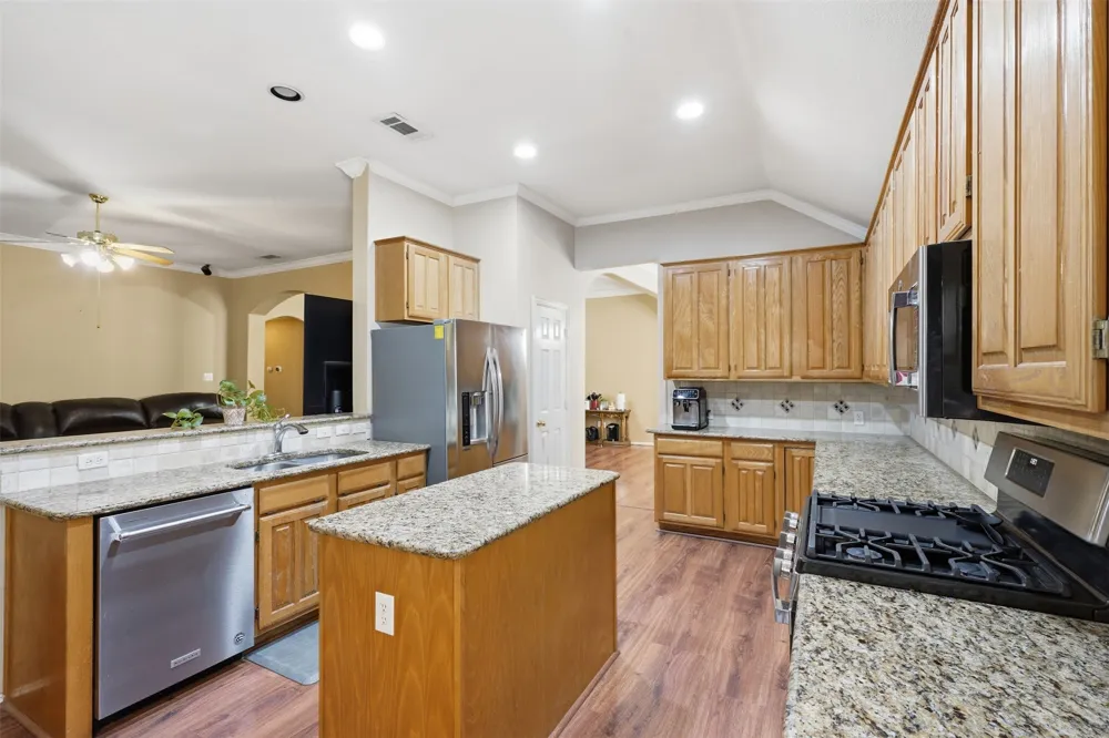 4013 Azalea Drive Haltom City, TX 76137