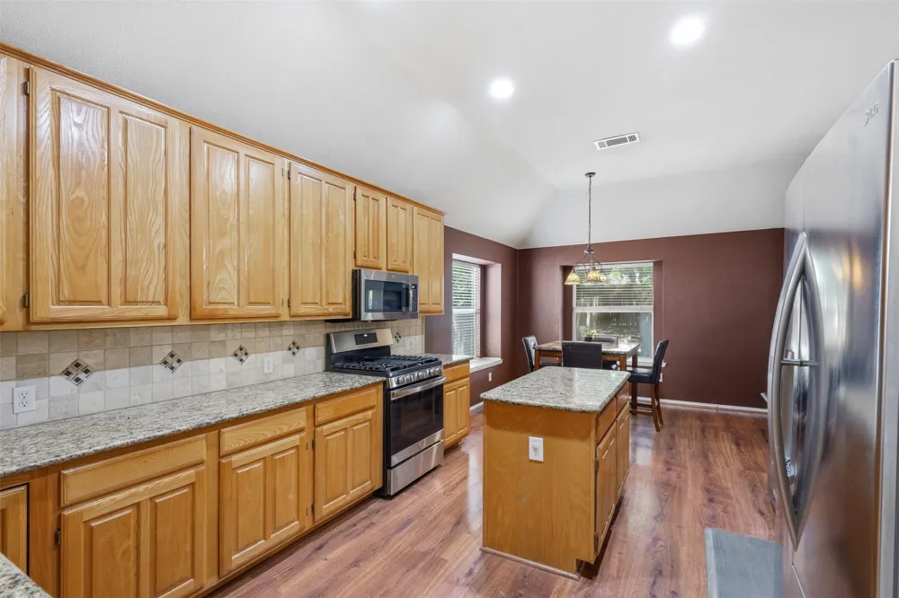4013 Azalea Drive Haltom City, TX 76137