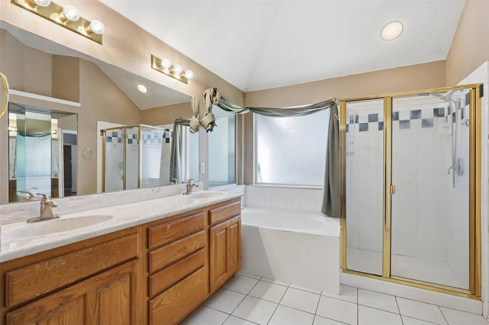 4013 Azalea Drive Haltom City, TX 76137