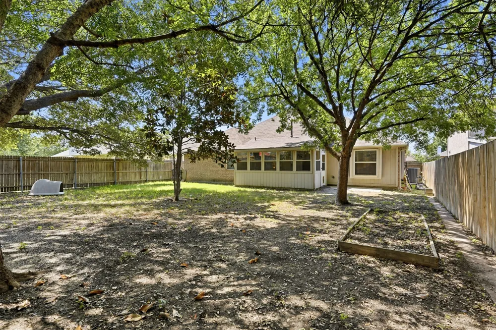 4013 Azalea Drive Haltom City, TX 76137